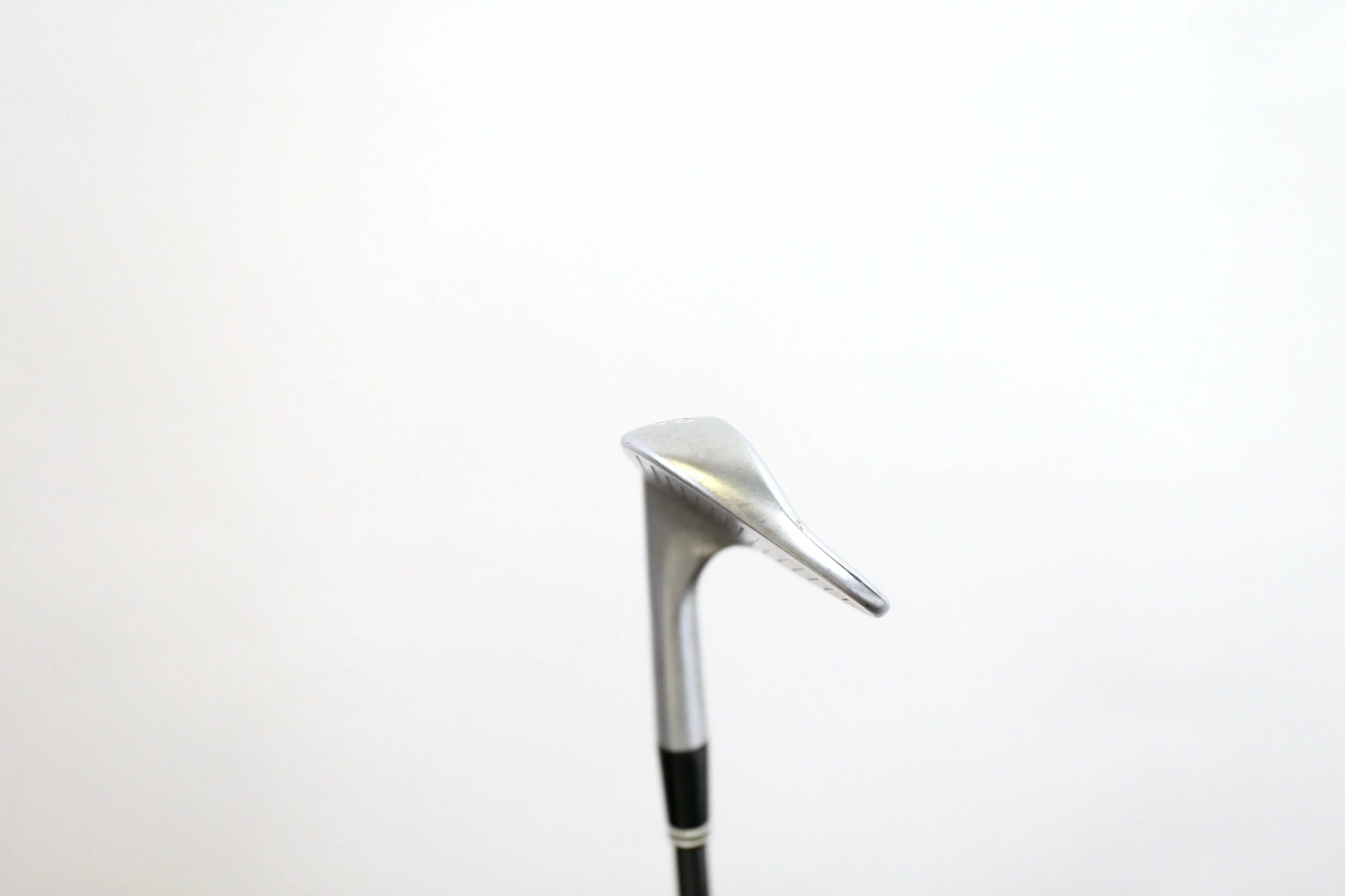 Cleveland 588 RTX CB 52*/10* Wedge RH 35 In Graphite Shaft Ladies Flex 6 Cleveland 588 RTX CB 52*/10* Wedge RH 35 In Graphite Shaft Ladies Flex - Image 4